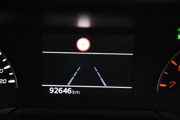 Peugeot 2008 1.5 BlueHDi Style *1ste Eigenaar*Navigatie*Trekhaak*Stoelverwarming*