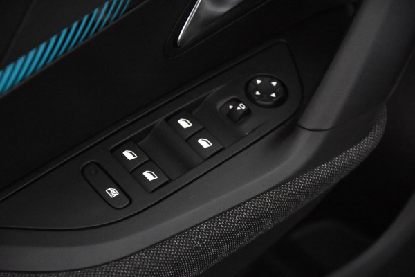 Peugeot 2008 1.5 BlueHDi Style *1ste Eigenaar*Navigatie*Trekhaak*Stoelverwarming*