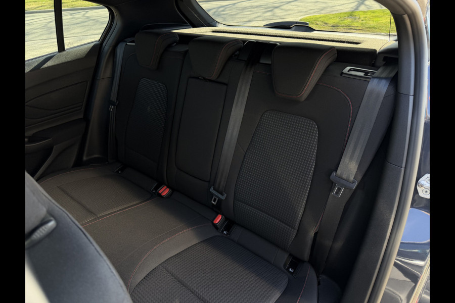 Ford Focus 1.5 ST Line X Business / Automaat / Carplay / Camera / Keyless / Sensoren V+A /