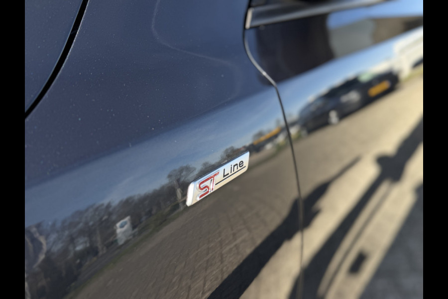 Ford Focus 1.5 ST Line X Business / Automaat / Carplay / Camera / Keyless / Sensoren V+A /