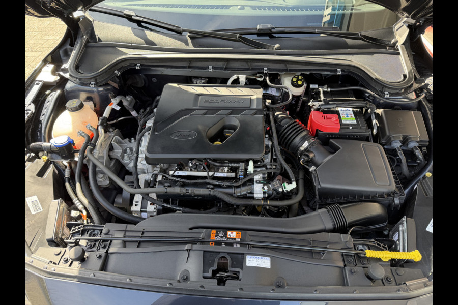 Ford Focus 1.5 ST Line X Business / Automaat / Carplay / Camera / Keyless / Sensoren V+A /