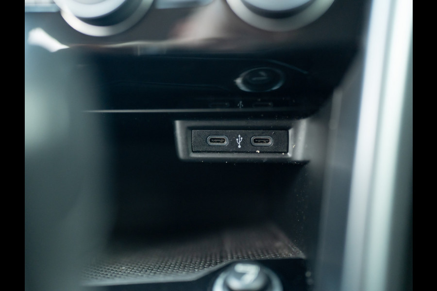 Volkswagen T-Roc 1.5 TSI Active | Stoelverw. | Apple Carplay / Android Auto | Prijs Rijklaar!!