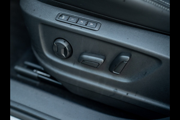 Škoda Karoq 1.5 TSI ACT Sportline Business | Pano | Trekhaak wegkl. | Stoelgeheugen | 360 Camera | Prijs Rijklaar!!