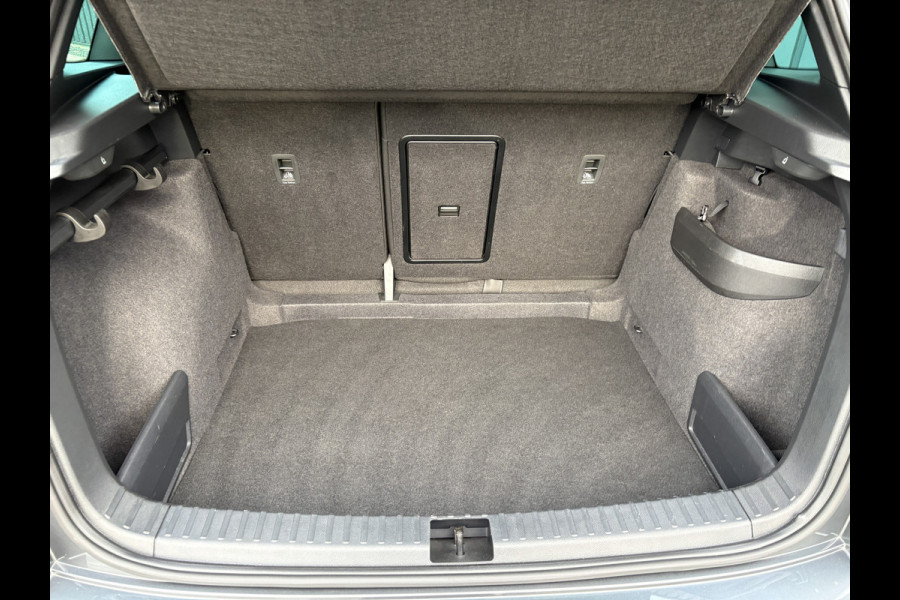 Škoda Karoq 1.5 TSI ACT Sportline Business | Pano | Trekhaak wegkl. | Stoelgeheugen | 360 Camera | Prijs Rijklaar!!