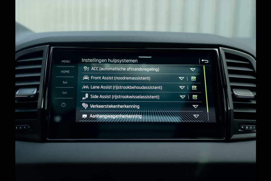 Škoda Karoq 1.5 TSI ACT Sportline Business | Pano | Trekhaak wegkl. | Stoelgeheugen | 360 Camera | Prijs Rijklaar!!