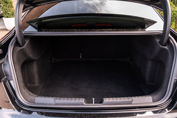 Audi A3 Limousine 30 TFSI S Edition 110 PK Aut. 2x S-Line Pano LED Matrix Trekhaak 17''