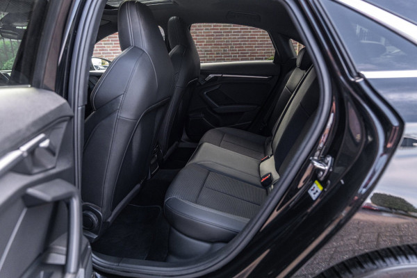 Audi A3 Limousine 30 TFSI S Edition 110 PK Aut. 2x S-Line Pano LED Matrix Trekhaak 17''