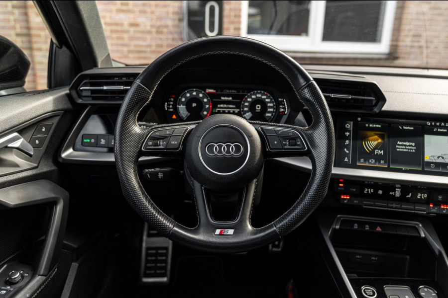 Audi A3 Limousine 30 TFSI S Edition 110 PK Aut. 2x S-Line Pano LED Matrix Trekhaak 17''