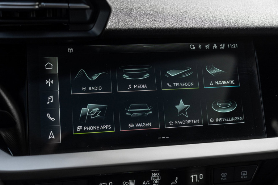 Audi A3 Limousine 30 TFSI S Edition 110 PK Aut. 2x S-Line Pano LED Matrix Trekhaak 17''