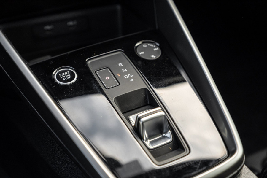 Audi A3 Limousine 30 TFSI S Edition 110 PK Aut. 2x S-Line Pano LED Matrix Trekhaak 17''