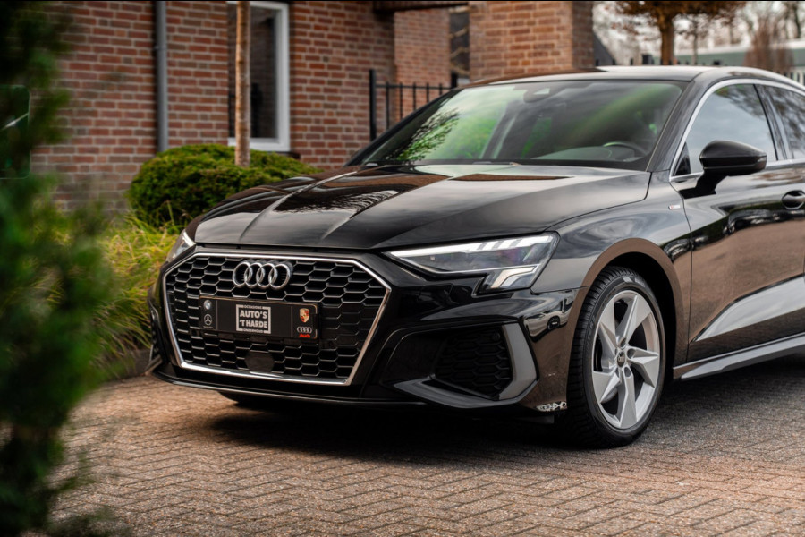 Audi A3 Limousine 30 TFSI S Edition 110 PK Aut. 2x S-Line Pano LED Matrix Trekhaak 17''