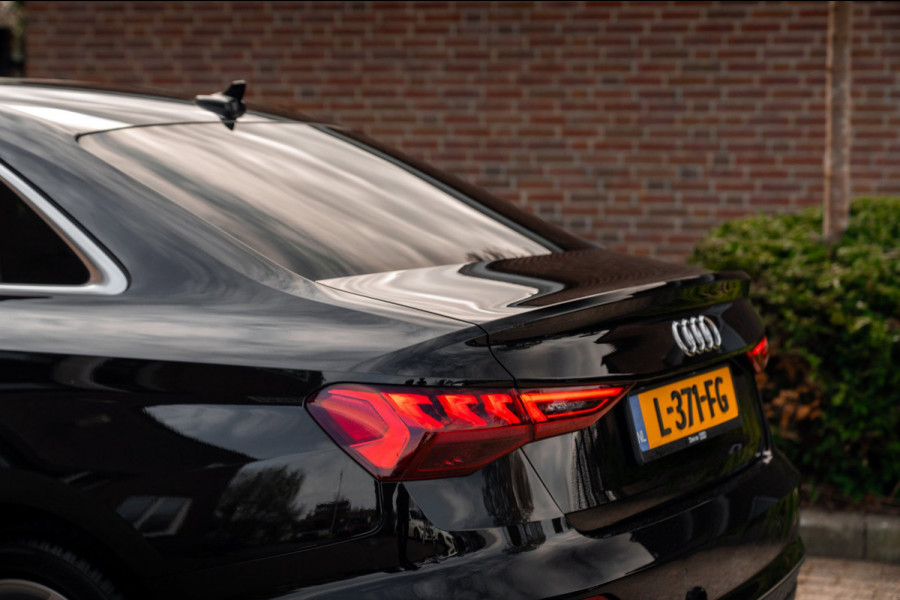 Audi A3 Limousine 30 TFSI S Edition 110 PK Aut. 2x S-Line Pano LED Matrix Trekhaak 17''