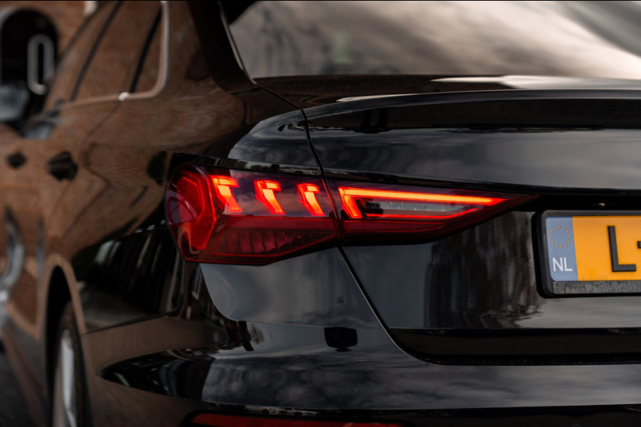 Audi A3 Limousine 30 TFSI S Edition 110 PK Aut. 2x S-Line Pano LED Matrix Trekhaak 17''