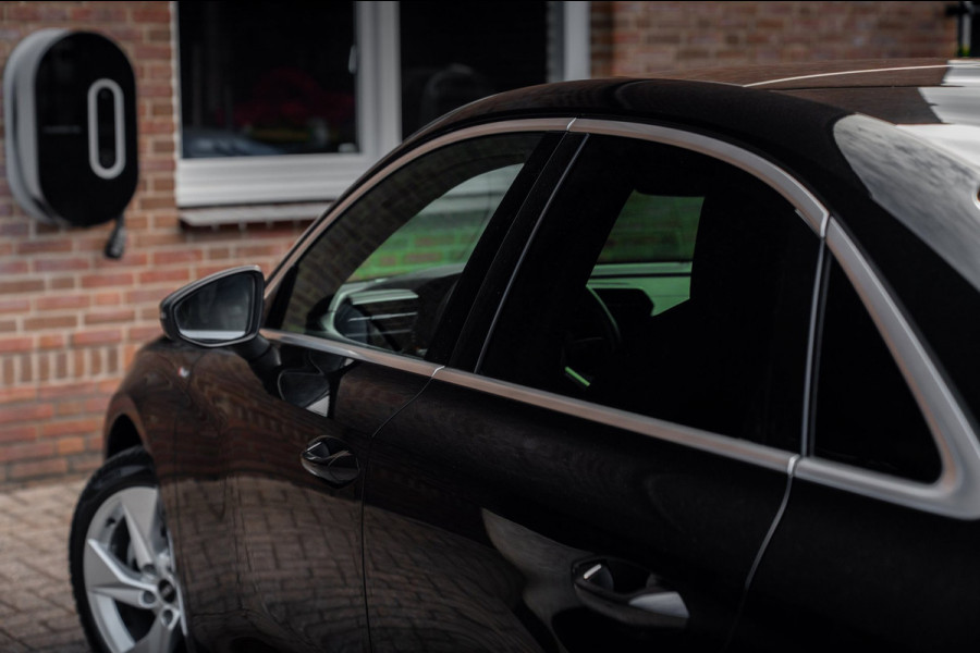 Audi A3 Limousine 30 TFSI S Edition 110 PK Aut. 2x S-Line Pano LED Matrix Trekhaak 17''