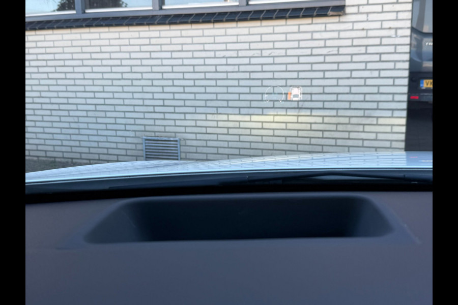 Mercedes-Benz A-Klasse 200 Premium AMG PAKKET l SFEERVERL. l PANO