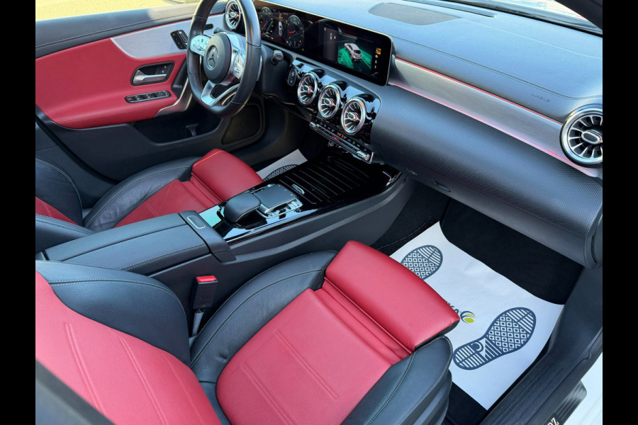 Mercedes-Benz A-Klasse 200 Premium AMG PAKKET l SFEERVERL. l PANO