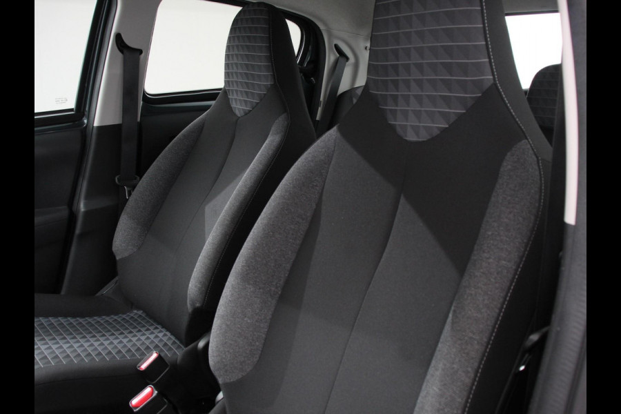 Peugeot 108 1.0 e-VTi Active Airco Bluetooth Led DAB 5 deurs