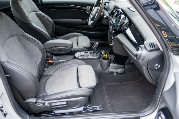 MINI Mini Electric Business Edition 33 kWh|Prijs rijklaar incl. 12 mnd garantie||Bluetooth NAV LMV Parkeersensoren achter Camera