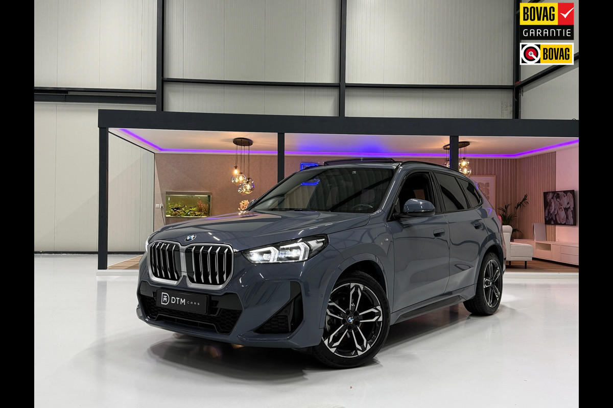 BMW X1 BMW sDrive20i M Sport Pano Sportstoelen ACC Trekhaak Navi LED Camera Carplay