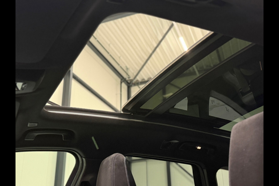 BMW X1 BMW sDrive20i M Sport Pano Sportstoelen ACC Trekhaak Navi LED Camera Carplay