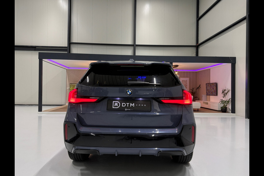 BMW X1 BMW sDrive20i M Sport Pano Sportstoelen ACC Trekhaak Navi LED Camera Carplay
