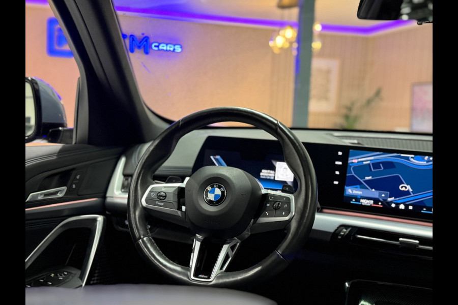 BMW X1 BMW sDrive20i M Sport Pano Sportstoelen ACC Trekhaak Navi LED Camera Carplay