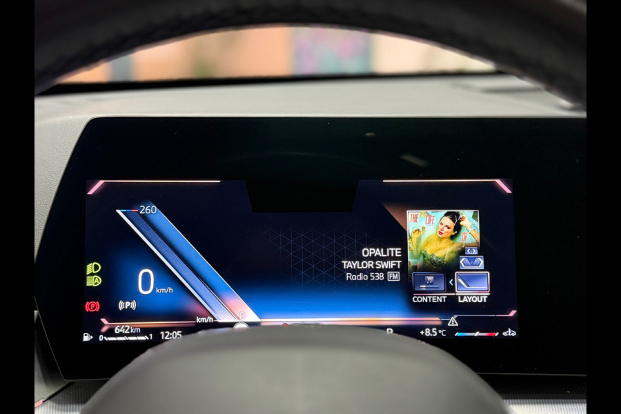 BMW X1 BMW sDrive20i M Sport Pano Sportstoelen ACC Trekhaak Navi LED Camera Carplay