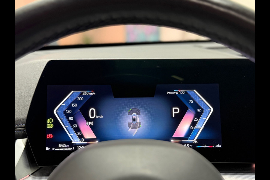 BMW X1 BMW sDrive20i M Sport Pano Sportstoelen ACC Trekhaak Navi LED Camera Carplay