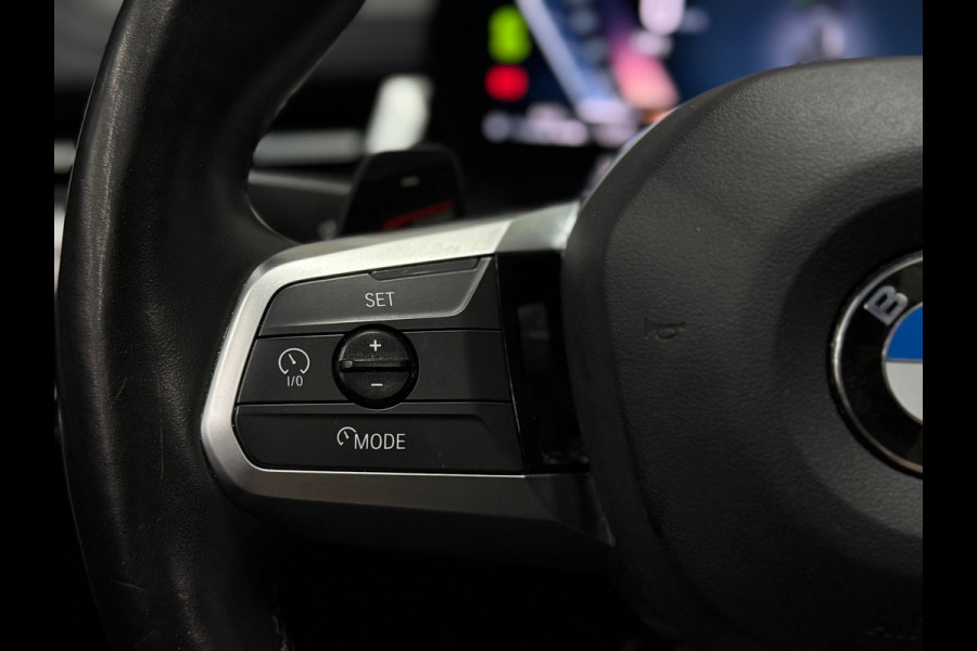 BMW X1 BMW sDrive20i M Sport Pano Sportstoelen ACC Trekhaak Navi LED Camera Carplay