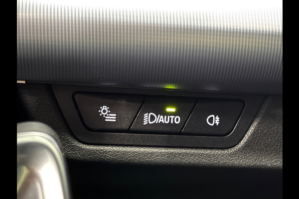 BMW X1 BMW sDrive20i M Sport Pano Sportstoelen ACC Trekhaak Navi LED Camera Carplay