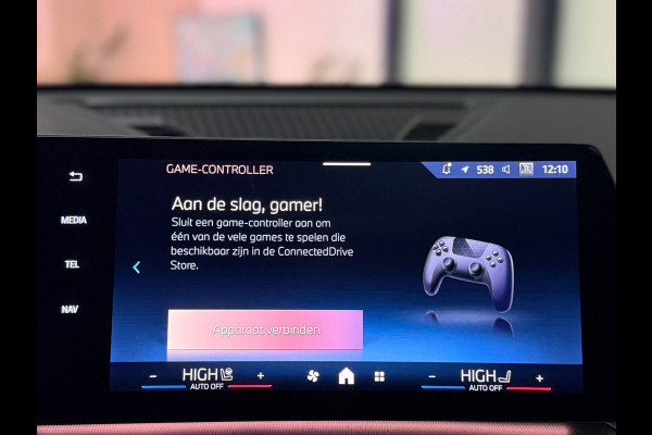 BMW X1 BMW sDrive20i M Sport Pano Sportstoelen ACC Trekhaak Navi LED Camera Carplay