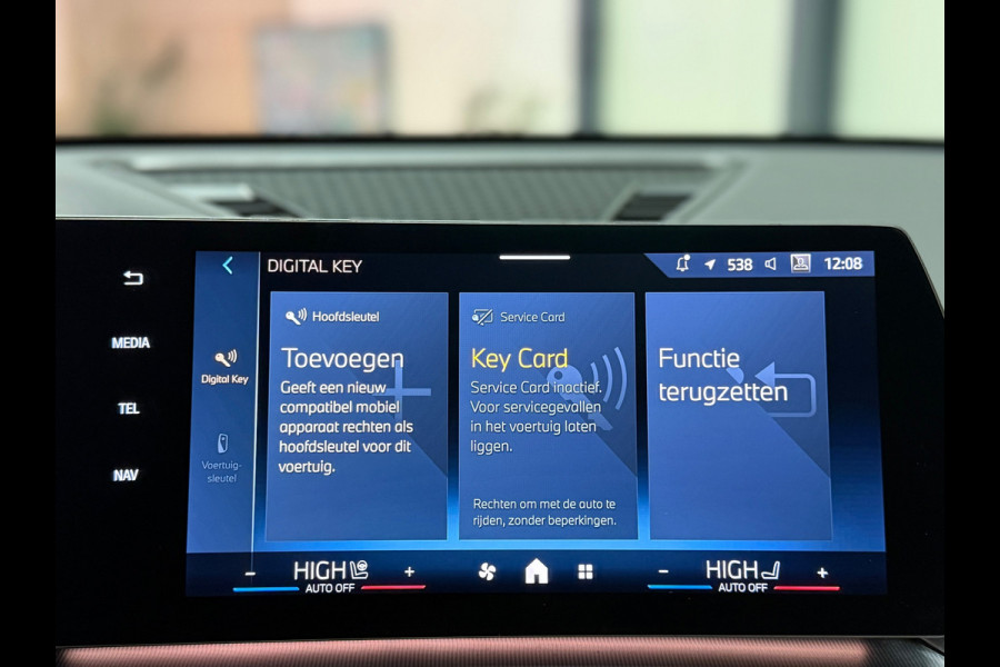 BMW X1 BMW sDrive20i M Sport Pano Sportstoelen ACC Trekhaak Navi LED Camera Carplay