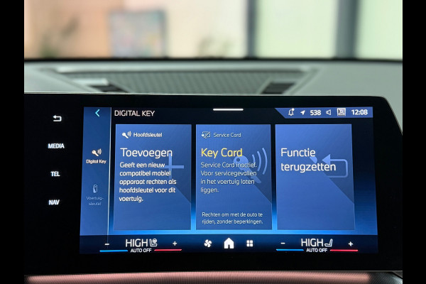 BMW X1 BMW sDrive20i M Sport Pano Sportstoelen ACC Trekhaak Navi LED Camera Carplay