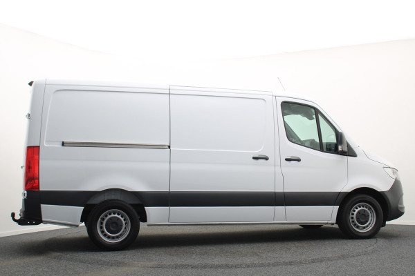 Mercedes-Benz Sprinter 317 CDI Aut. L2H1 Leer, 3-Zits, Camera, Standkachel, Airco, Cruise, Apple Carplay, Trekhaak