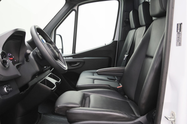 Mercedes-Benz Sprinter 317 CDI Aut. L2H1 Leer, 3-Zits, Camera, Standkachel, Airco, Cruise, Apple Carplay, Trekhaak