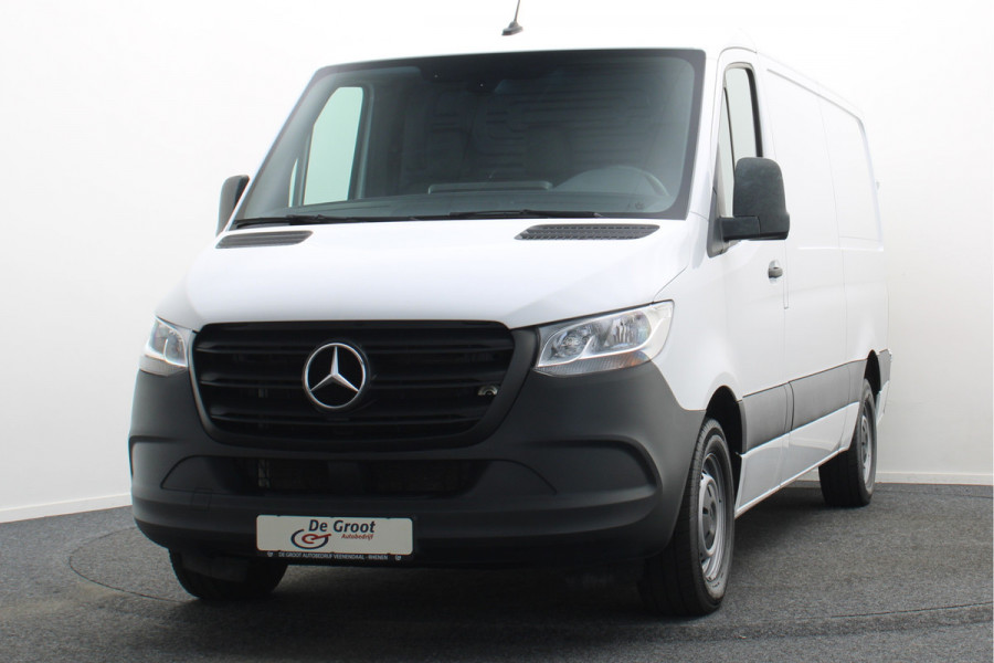 Mercedes-Benz Sprinter 317 CDI Aut. L2H1 Leer, 3-Zits, Camera, Standkachel, Airco, Cruise, Apple Carplay, Trekhaak