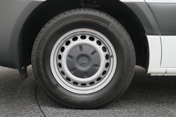 Mercedes-Benz Sprinter 317 CDI Aut. L2H1 Leer, 3-Zits, Camera, Standkachel, Airco, Cruise, Apple Carplay, Trekhaak