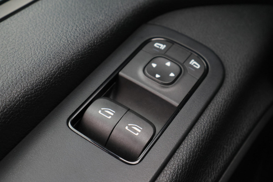 Mercedes-Benz Sprinter 317 CDI Aut. L2H1 Leer, 3-Zits, Camera, Standkachel, Airco, Cruise, Apple Carplay, Trekhaak