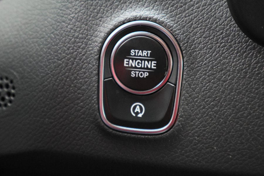 Mercedes-Benz Sprinter 317 CDI Aut. L2H1 Leer, 3-Zits, Camera, Standkachel, Airco, Cruise, Apple Carplay, Trekhaak