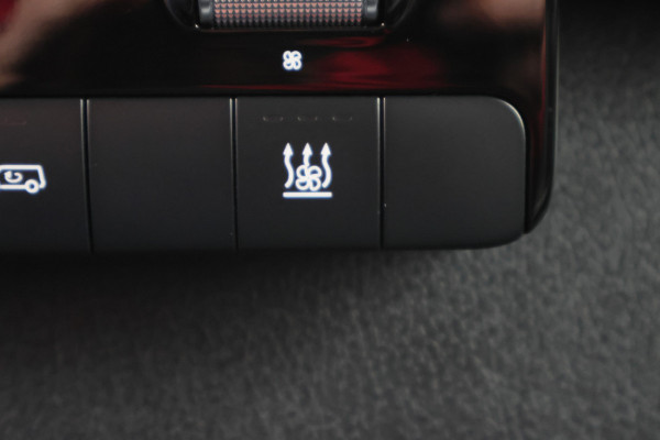 Mercedes-Benz Sprinter 317 CDI Aut. L2H1 Leer, 3-Zits, Camera, Standkachel, Airco, Cruise, Apple Carplay, Trekhaak