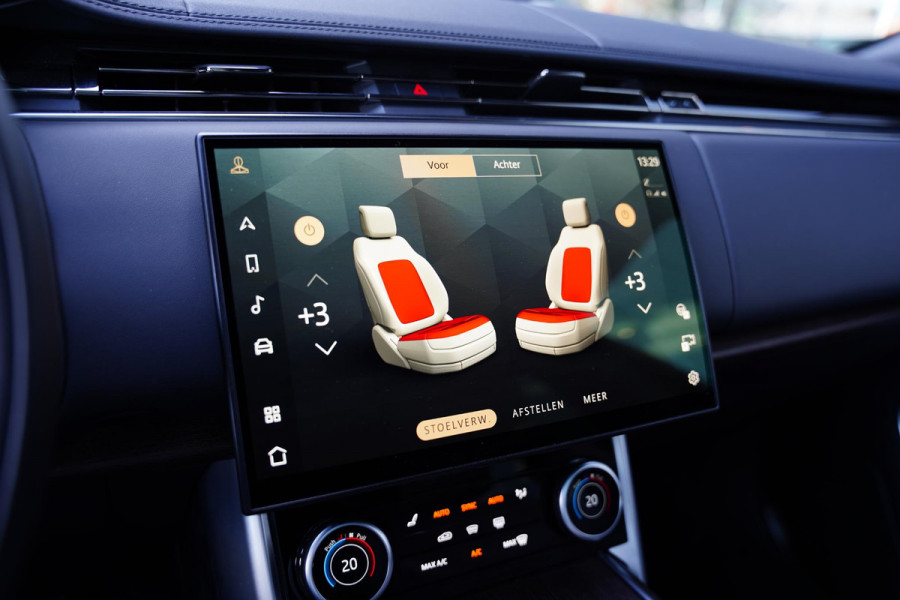 Land Rover Range Rover P 440 SE Zwart Leder / 23 Inch / Panoramadak