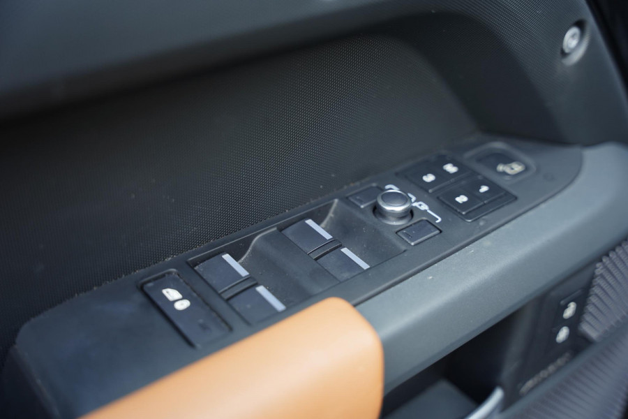 Land Rover Defender 110 P 400 E X-Dynamic HSE / Panoramadak / Meridian / BTW