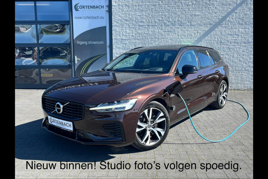 Volvo V60 2.0 T6 Recharge AWD R-Design Plug-in Hybrid | Panorama dak | Zwenkbare trekhaak | Memory |