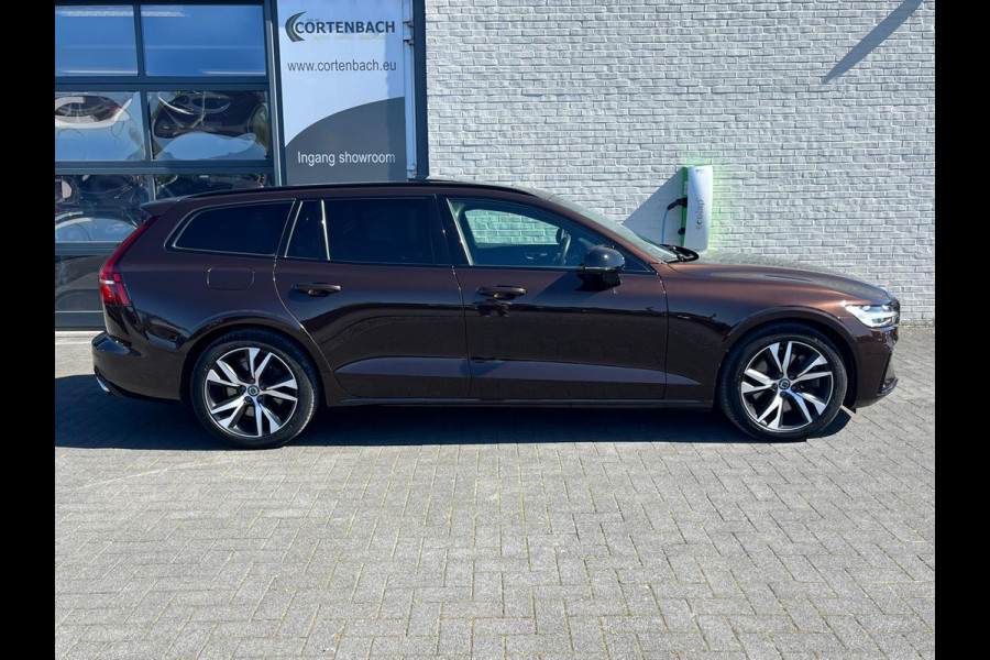 Volvo V60 2.0 T6 Recharge AWD R-Design Plug-in Hybrid | Panorama dak | Zwenkbare trekhaak | Memory |