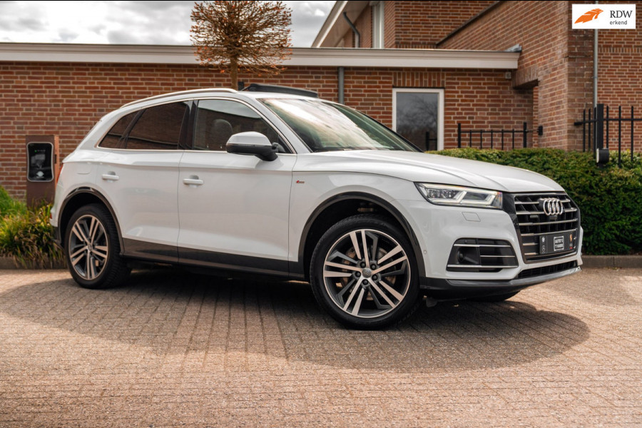 Audi Q5 55 TFSI e Quattro S Edition 367 PK Pano RS-Zetels Trekhaak Virtual 360 Camera B&O 20''