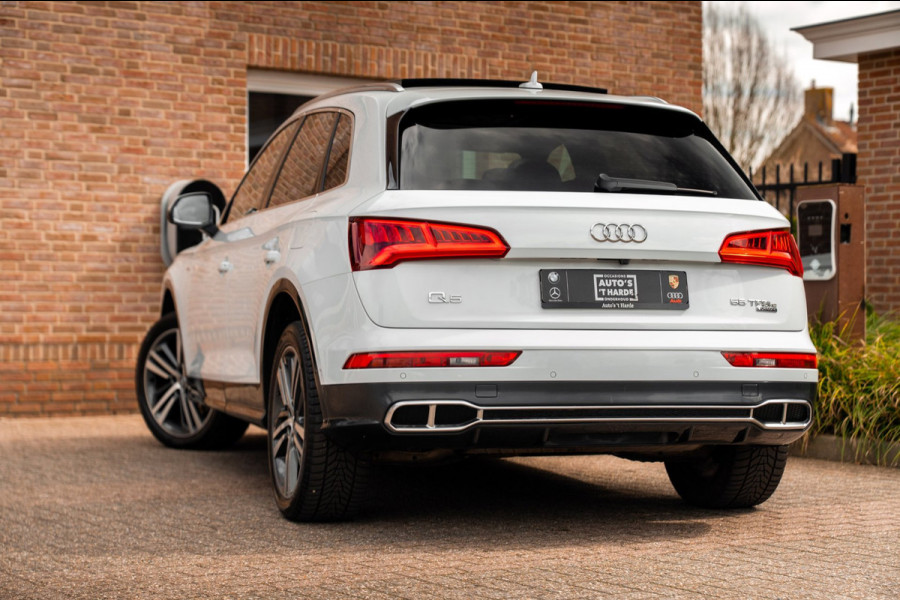 Audi Q5 55 TFSI e Quattro S Edition 367 PK Pano RS-Zetels Trekhaak Virtual 360 Camera B&O 20''