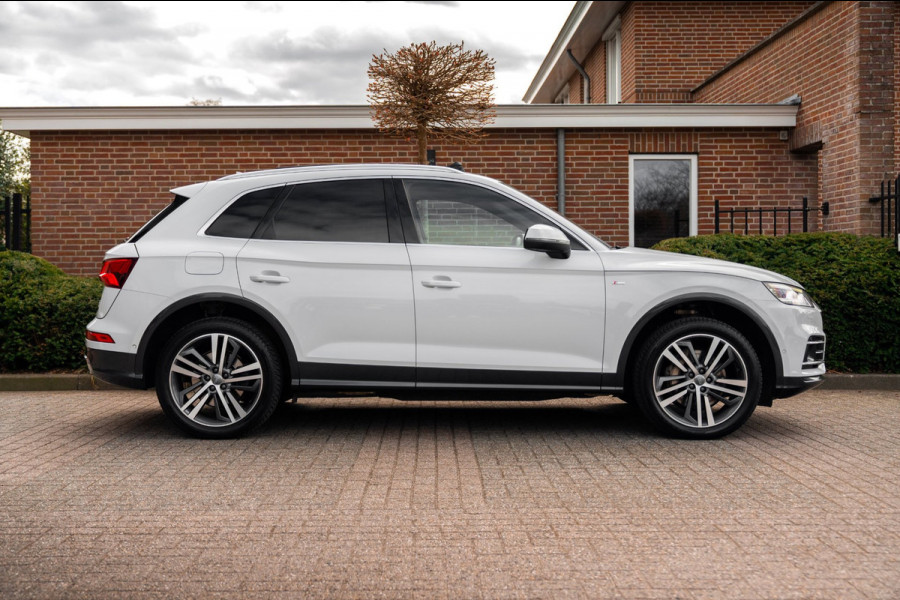 Audi Q5 55 TFSI e Quattro S Edition 367 PK Pano RS-Zetels Trekhaak Virtual 360 Camera B&O 20''