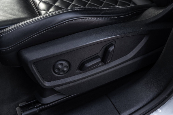 Audi Q5 55 TFSI e Quattro S Edition 367 PK Pano RS-Zetels Trekhaak Virtual 360 Camera B&O 20''