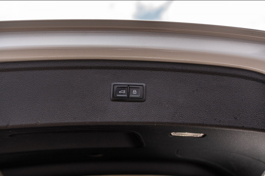 Audi Q5 55 TFSI e Quattro S Edition 367 PK Pano RS-Zetels Trekhaak Virtual 360 Camera B&O 20''