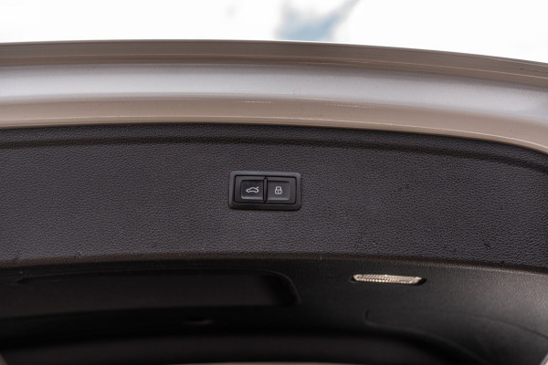 Audi Q5 55 TFSI e Quattro S Edition 367 PK Pano RS-Zetels Trekhaak Virtual 360 Camera B&O 20''